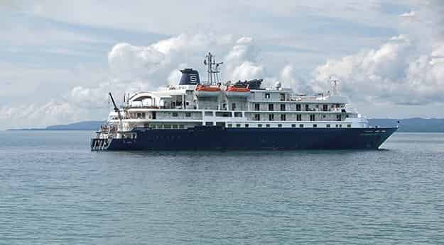 Caledonian_Sky_BerlitzCruiseGuide_EC.jpg