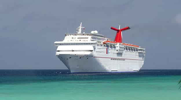 ship_elation_GrandTurk_060906_0002_BerlitzCruiseGuide_EC.jpg