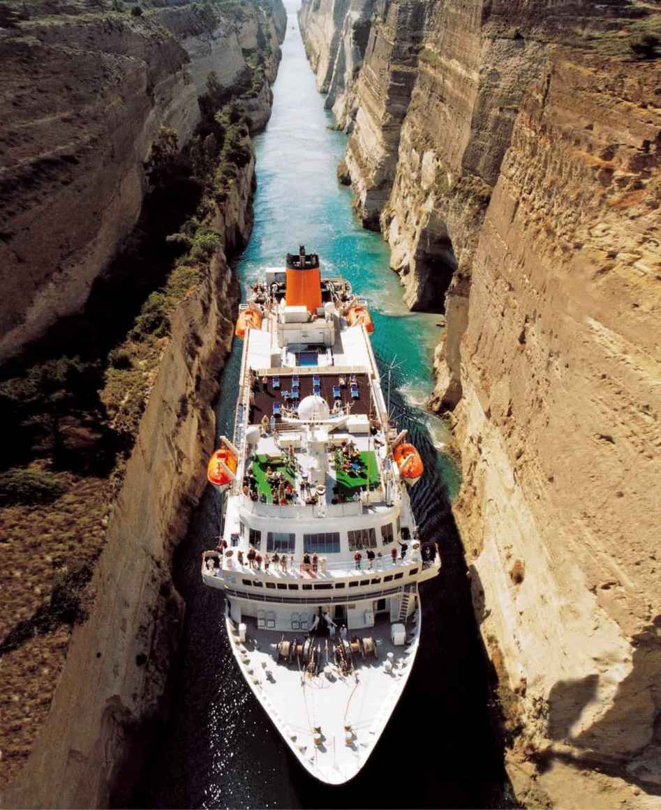 Bremen_in_the_Corinth_Canal_BCCG15_EC.jpg