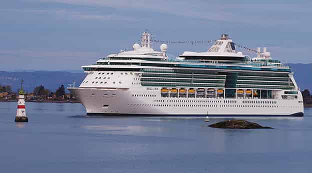 Jewel_of_the_Seas_BerlitzCruiseGuide_EC.jpg